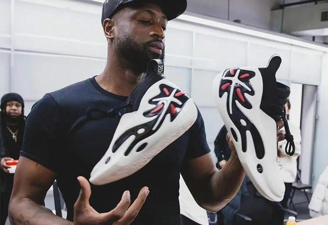 斯洛文尼亚主帅：奥布拉克感到不适，将缺席与瑞典的比赛（斯洛文尼亚主帅确认：奥布拉克身体不适，无缘对阵瑞典）