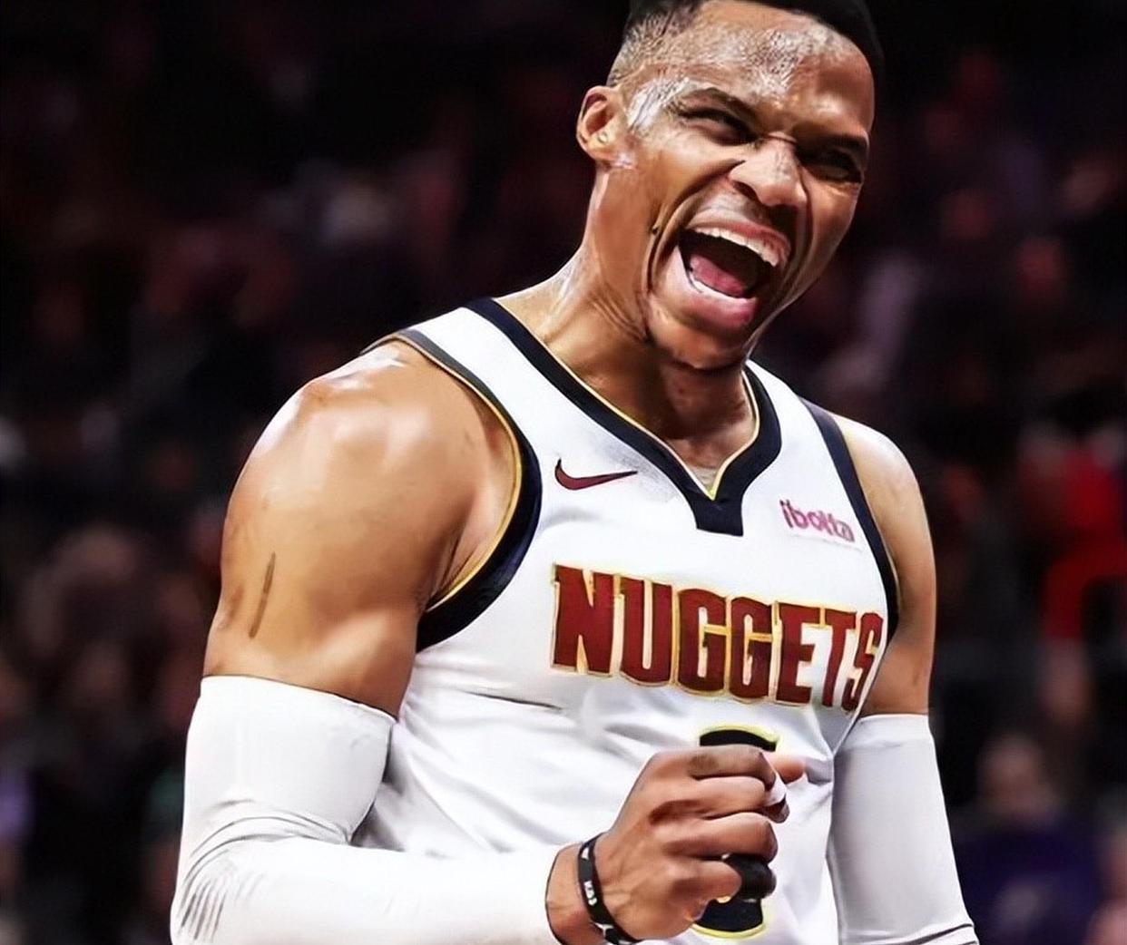 交易市场香饽饽！墨菲抢断反击 拉杆对抗防守上篮打成2+1（交易市场炙手可热！墨菲断球快攻拉杆抗防上篮打成2+1）