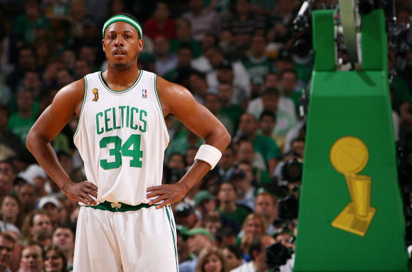 根据目前的情况拜仁明年夏天无意与格雷茨卡续约（从现状看，拜仁明夏不打算与格雷茨卡续约）