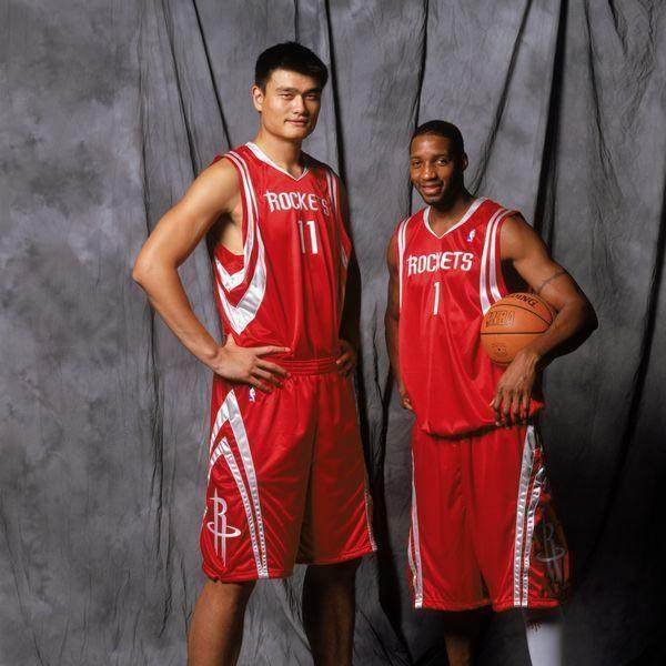 詹姆斯：限制亚历山大就得让他远离罚球线，他打球就像火箭登（詹姆斯：防住亚历山大要让他远离罚球线，他打法酷似火箭哈登）