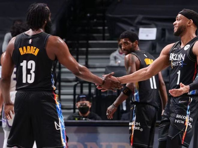 2025年成都混合团体世界杯，中国队卫冕夺冠，日本队以8-2战胜中国香港队，张本美和失一局。（2025成都混合团体世界杯：中国队成功卫冕，日本8-2击败中国香港，张本美和丢一局）