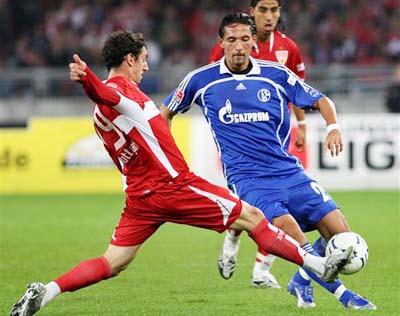 记者：加拉塔萨雷希望免费租借萨拉赫，合同半年800万欧（报道：加拉塔萨雷拟零租金租借萨拉赫，半年合约800万欧元）