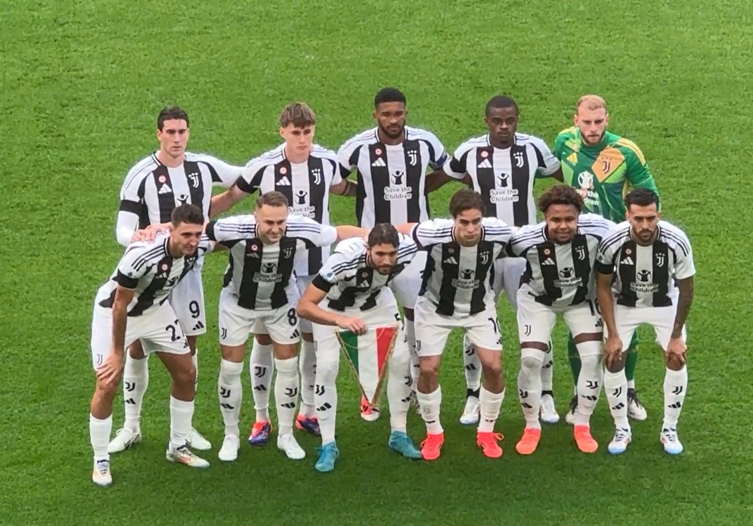 私人教练谈塞梅尼奥：他能为任何球队效力 皇马巴萨也不在话下（私人教练盛赞塞梅尼奥：任何球队都能立足，皇马巴萨亦不在话下）