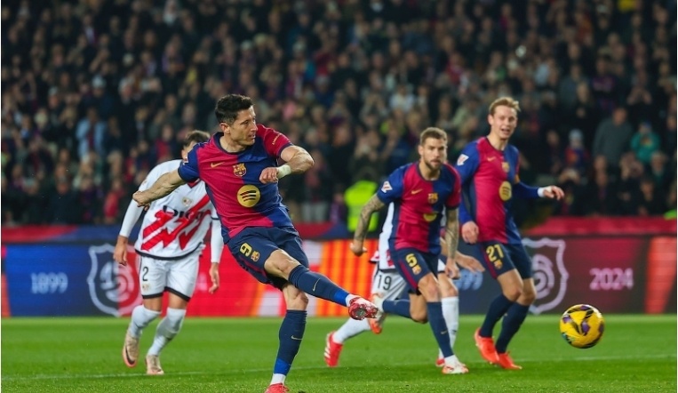 德天空：帕利尼亚已抵达伦敦，他希望本周代表热刺出战拜仁（德天空：帕利尼亚抵达伦敦，盼本周为热刺对阵拜仁登场）