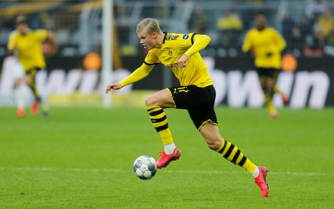 浓眉：弗拉格很会抓防守漏洞，我们的职责就是帮他创造机会（浓眉：弗拉格善于利用防守破绽，我们的任务是为他创造机会）