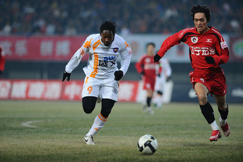 蒂亚戈：若瓜帅的足球是控制中的秩序，渣叔则是混乱中的自信（蒂亚戈：瓜帅崇尚可控秩序，渣叔强调混乱中的自信）