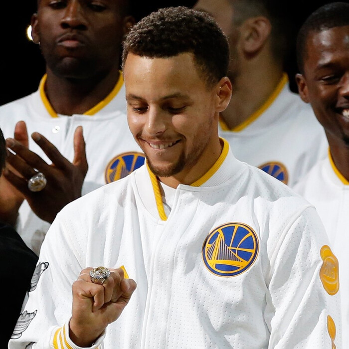 解锁新身份，美女球员艾丽莎-莱曼将成为米兰冬奥会火炬手（艾丽莎·莱曼受邀担任米兰冬奥会火炬手）