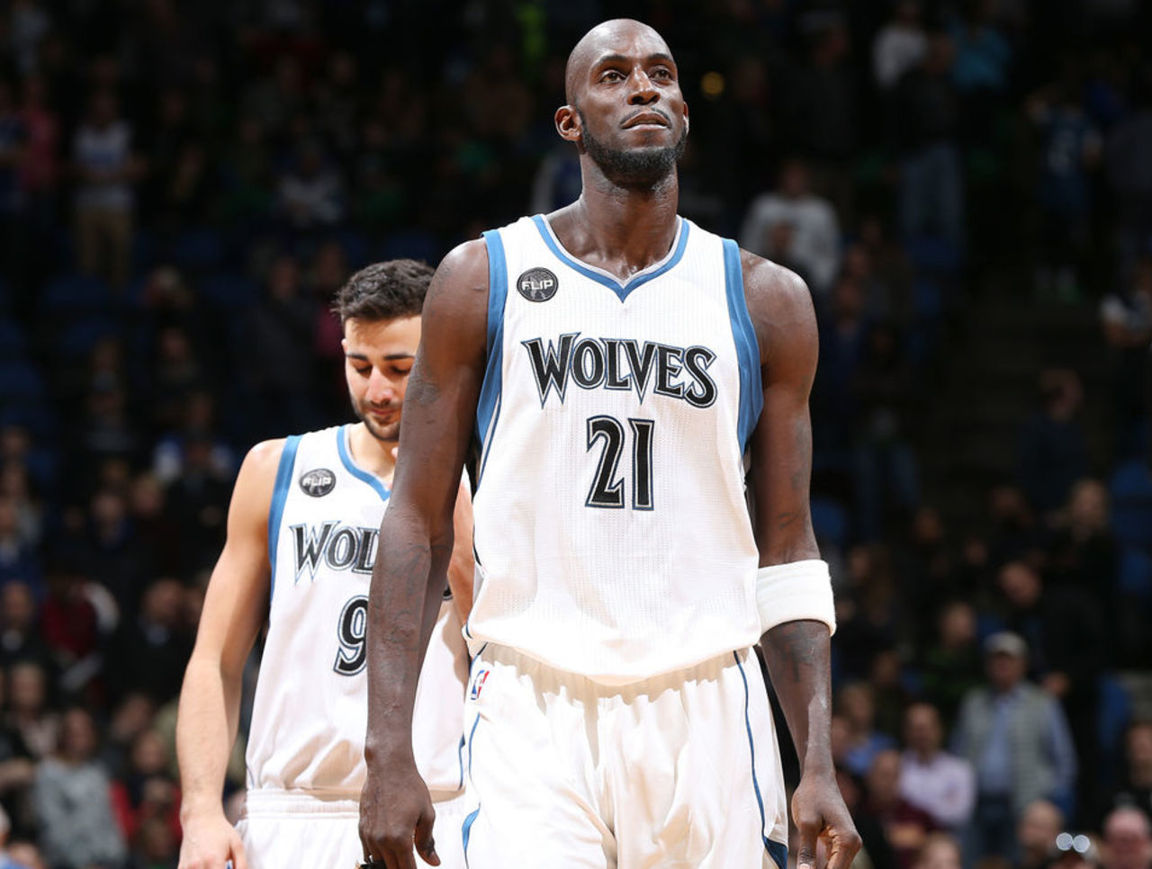 掘金稳扎稳打保持强队气质（掘金稳步前行彰显强队风范）