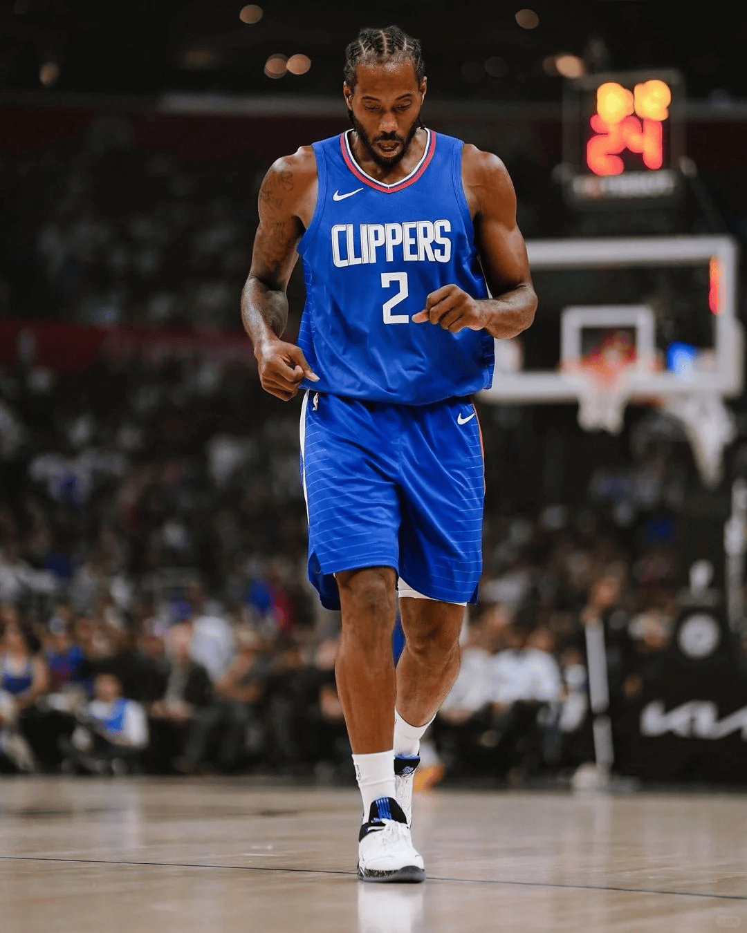 近8次代表西班牙出战正式比赛，奥亚萨瓦尔贡献7球6助攻（奥亚萨瓦尔近8场西班牙队正赛斩获7球6助）