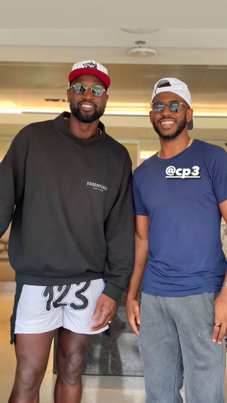 世体：后场伤病多，弗里克本赛季18场比赛使用了11种后防组合（世体：后防伤病潮来袭，弗里克本季18战尝试11套后防搭配）