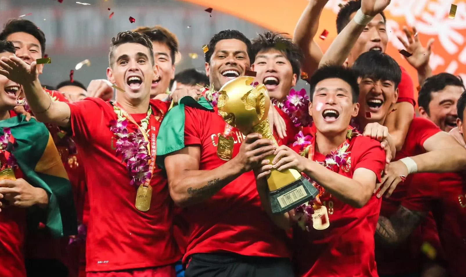 尹鸿博告别信：膝盖和小腿肌无法承受梦想之重，未来会做青训（尹鸿博告别：膝盖与小腿肌难负逐梦之重，未来投身青训）