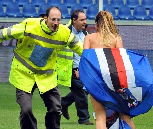 为了总冠军，马刺需不需要现在就梭哈？（为冲冠，马刺该不该现在就孤注一掷？）