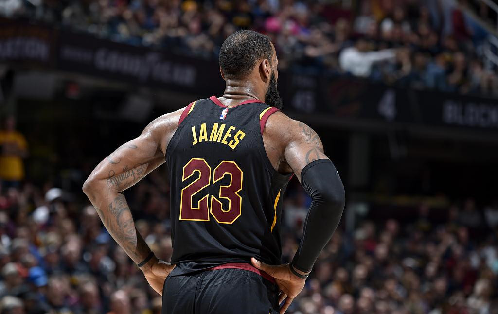 队友为了他拼到抽筋（为他而战，队友拼到抽筋）