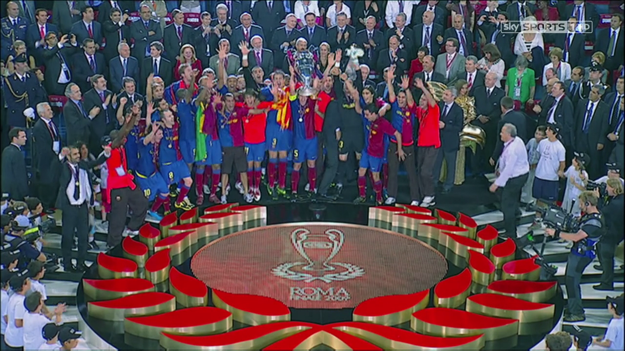 曼联后防连连犯错饱受批评（曼联防线失误不断，备受质疑）