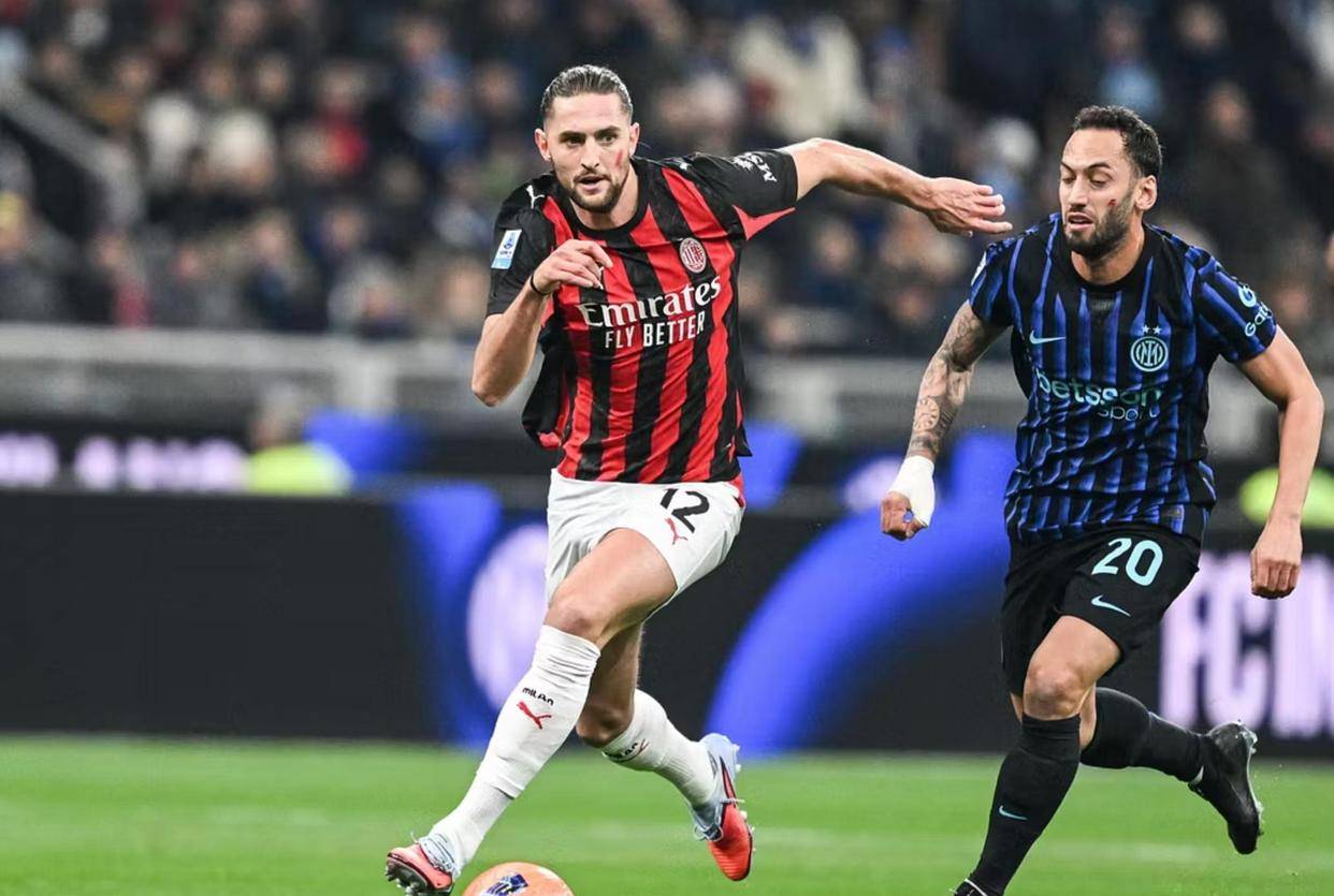 关键！梅尔顿抢断后顶翻加福德防守上篮打成2+0 勇士领先11分（关键时刻！梅尔顿抢断强突顶开加福德上篮拿下两分，勇士领先11分）