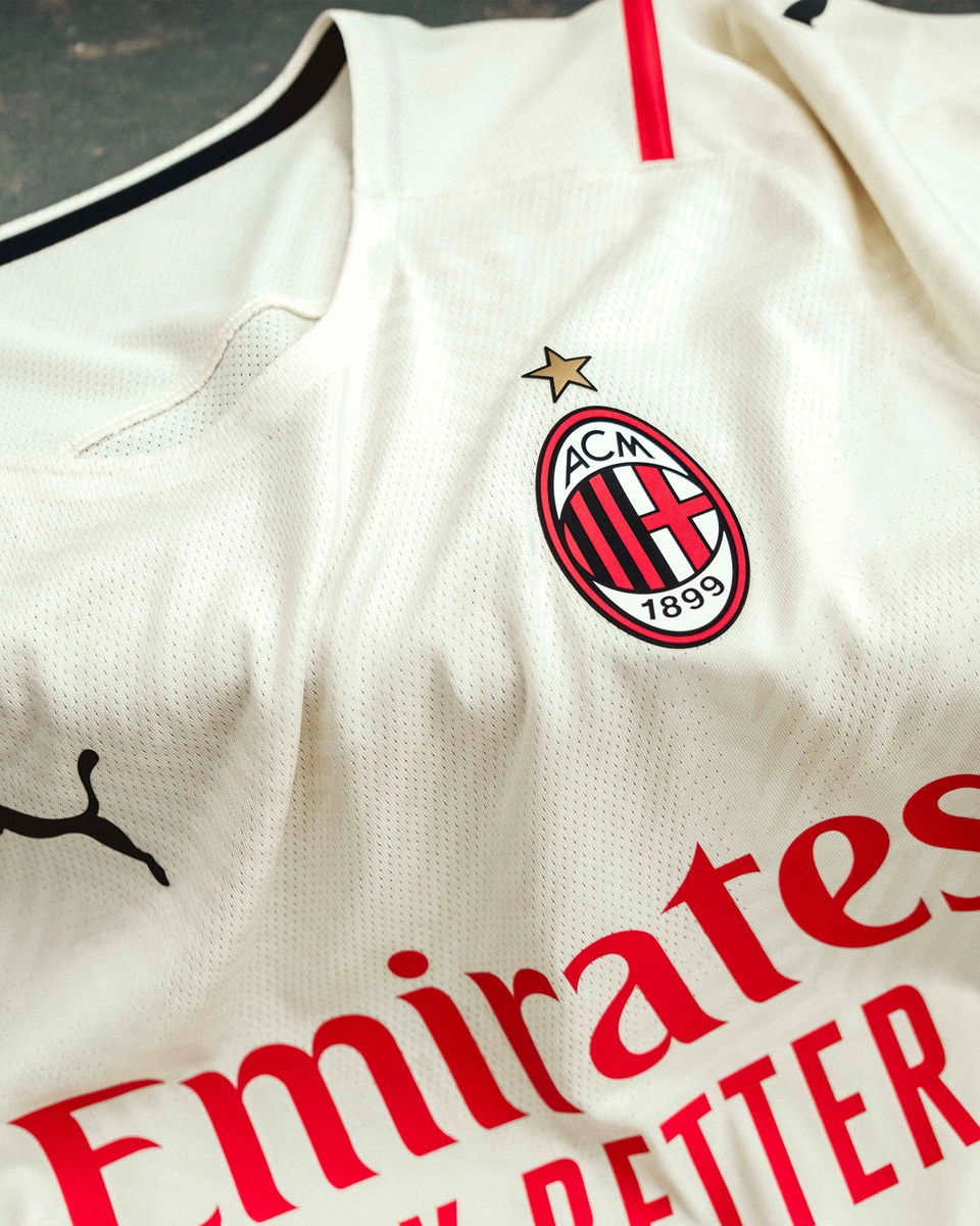 斯基拉：意甲四队竞逐那不勒斯中卫马里亚努奇，克雷莫纳领跑（斯基拉：那不勒斯中卫马里亚努奇获意甲四队争夺，克雷莫纳暂时领先）