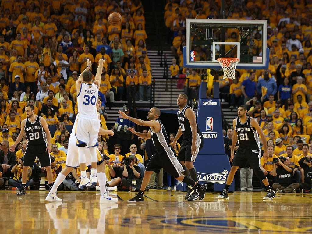 17岁天才卡尔展现极强潜力，德甲首秀表现亮眼，凭借出色技术和风格成为焦点。（17岁新星卡尔德甲处子秀惊艳，凭精湛脚法与独特风格抢尽风头）