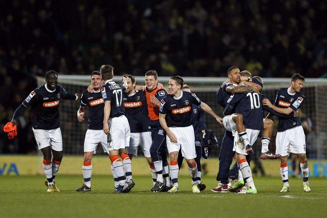 一场0-1爆出大冷门，意甲领头羊倒下，惨遭淘汰，萨里神换人（0-1爆冷，意甲榜首队折戟出局，萨里妙手换人成关键）