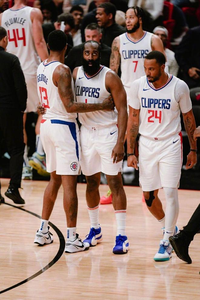 断层领先，2023年以来麦克托米奈为苏格兰打进12球（遥遥领先：自2023年至今，麦克托米奈已为苏格兰攻入12球）