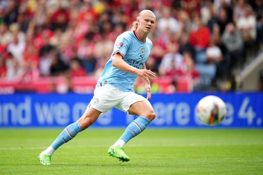 这球员的弹跳太夸张了（这位球员的弹跳逆天）