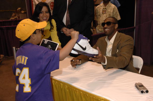 或将迎亚冠二级首秀！利雅得胜利晒球队训练照：C罗出镜（或将上演亚冠2级首秀？利雅得胜利晒训练照，C罗现身）